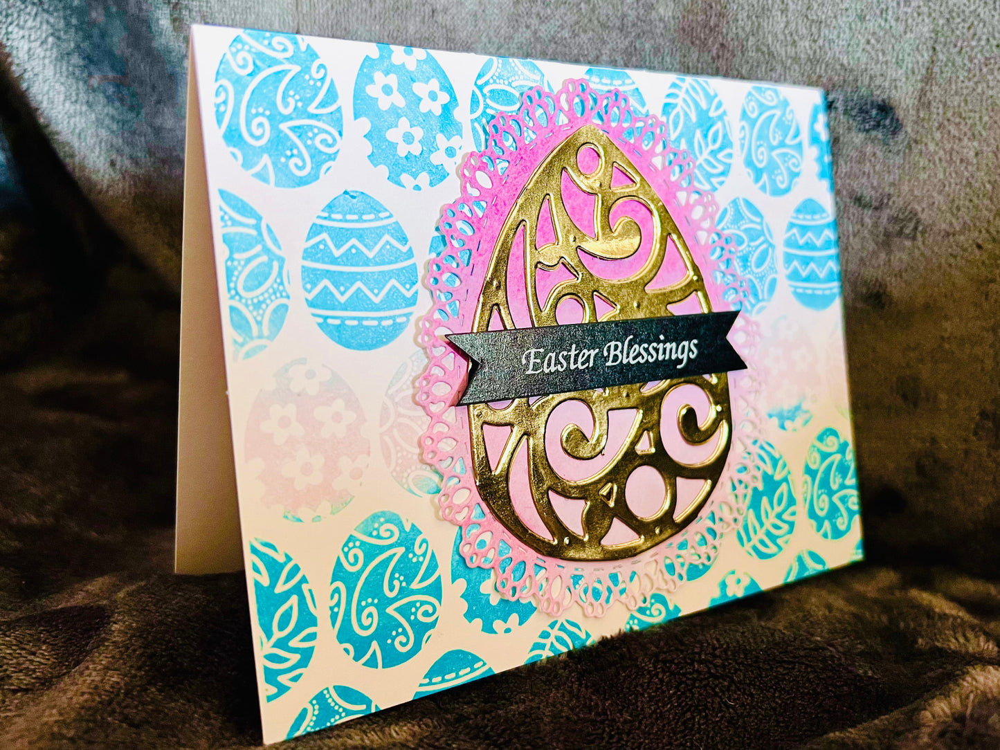Golden Egg Easter Greeting Card, Handcrafted with Elegance - A Luxurious Springtime Wish for Loved Ones