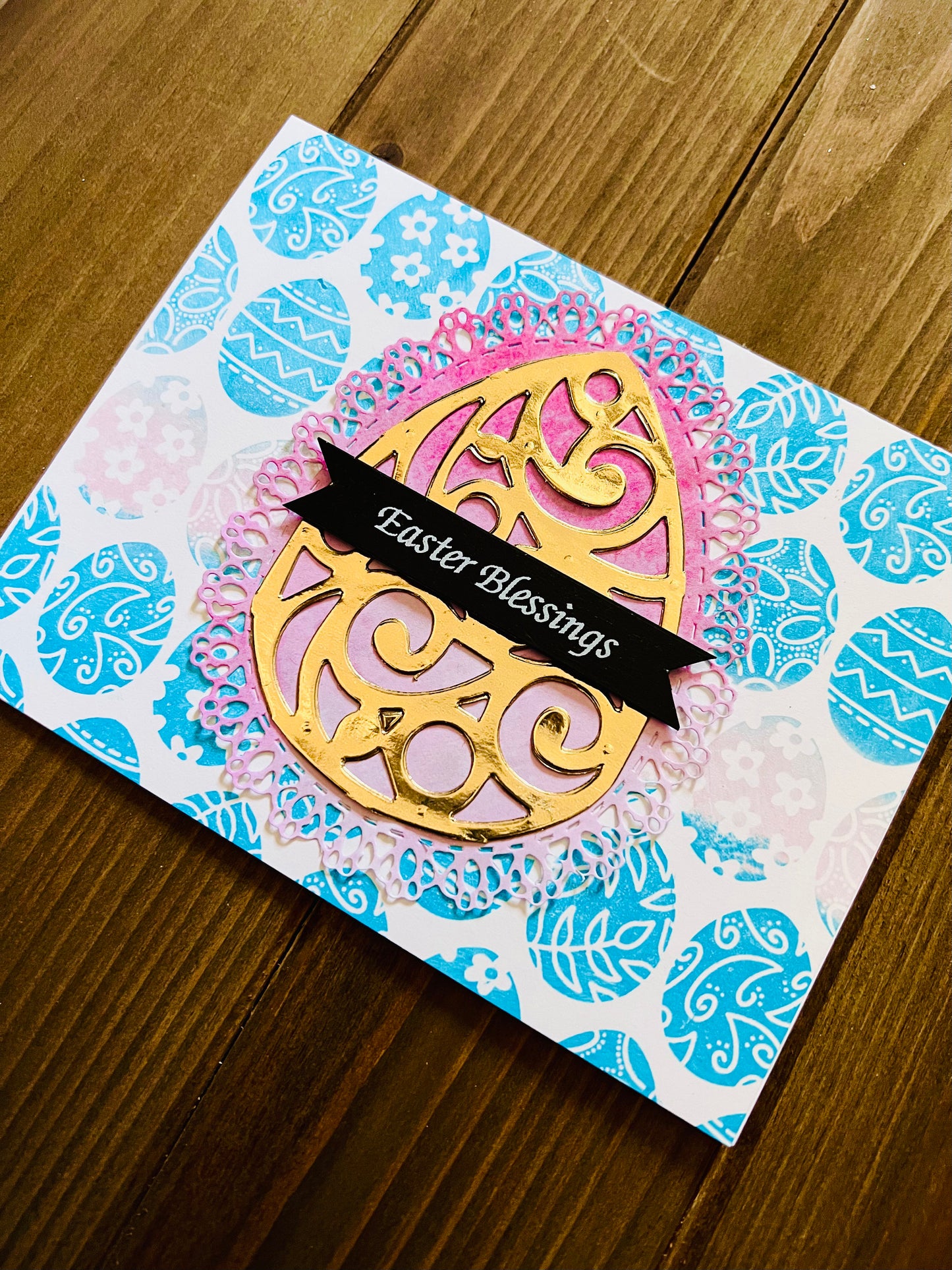 Golden Egg Easter Greeting Card, Handcrafted with Elegance - A Luxurious Springtime Wish for Loved Ones