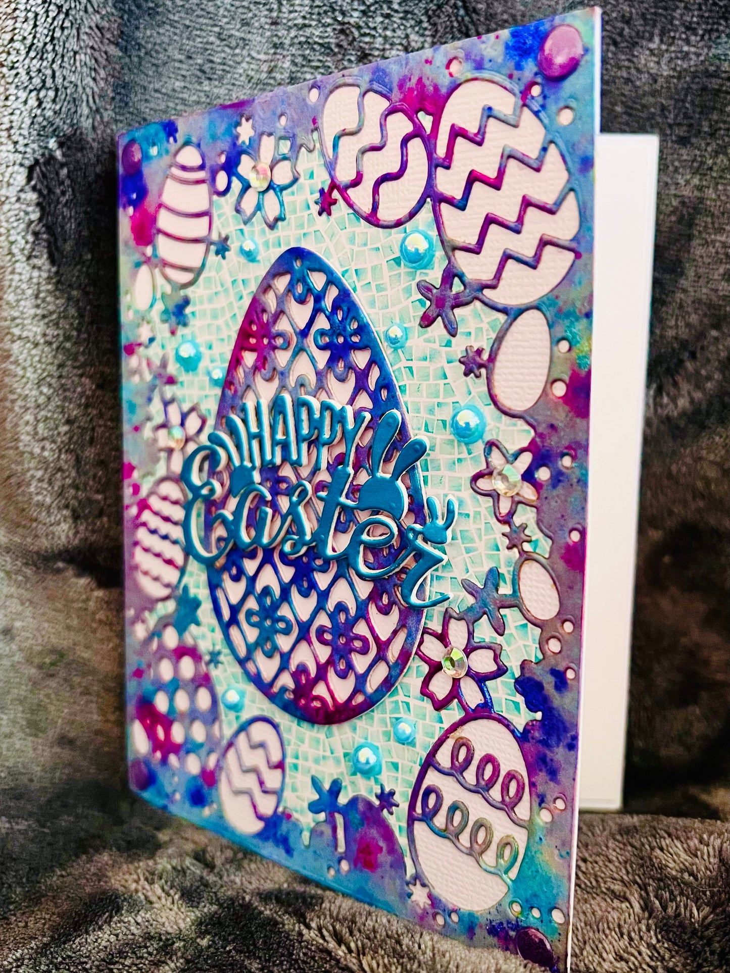 Handmade Filigree Egg Easter Greeting Card - Exquisite Craftsmanship for a Special Springtime Sentiment
