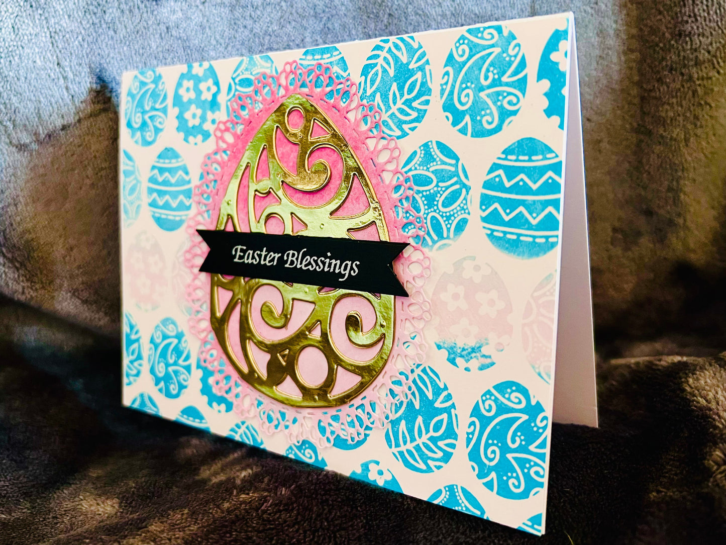Golden Egg Easter Greeting Card, Handcrafted with Elegance - A Luxurious Springtime Wish for Loved Ones