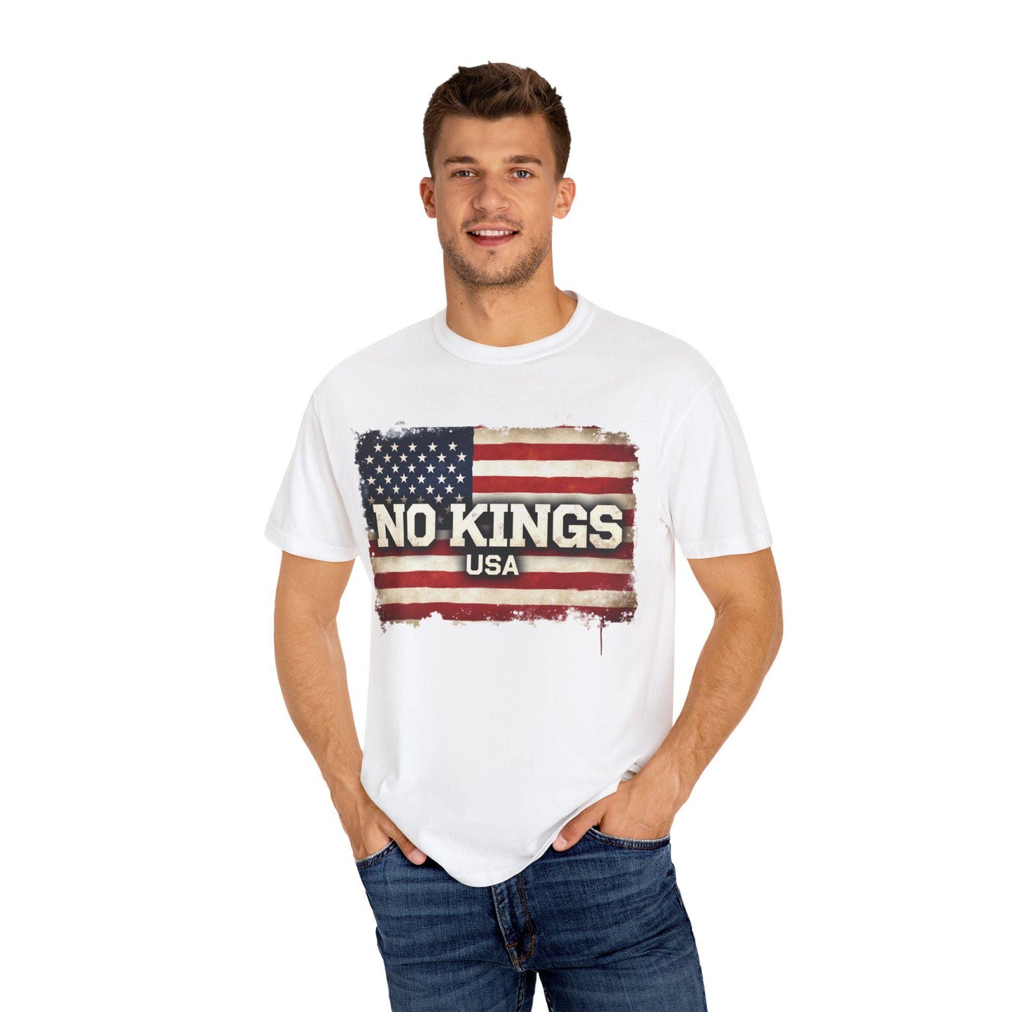 Grunge USA Flag T-Shirt: Patriotic 'No Kings' Design