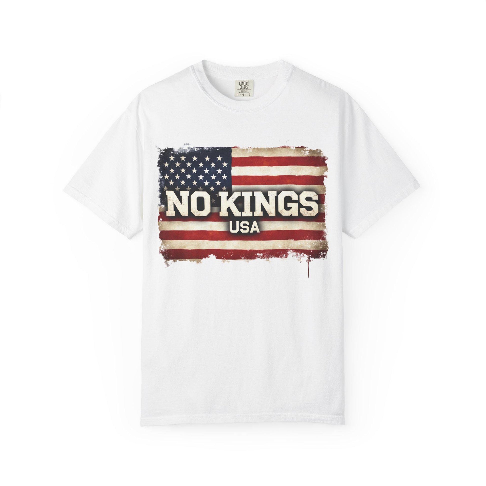 Grunge USA Flag T-Shirt: Patriotic 'No Kings' Design