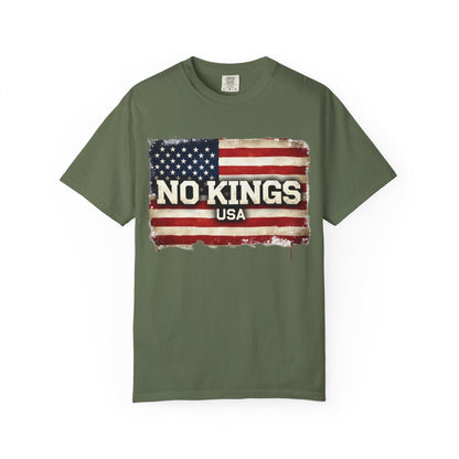 Grunge USA Flag T-Shirt: Patriotic 'No Kings' Design