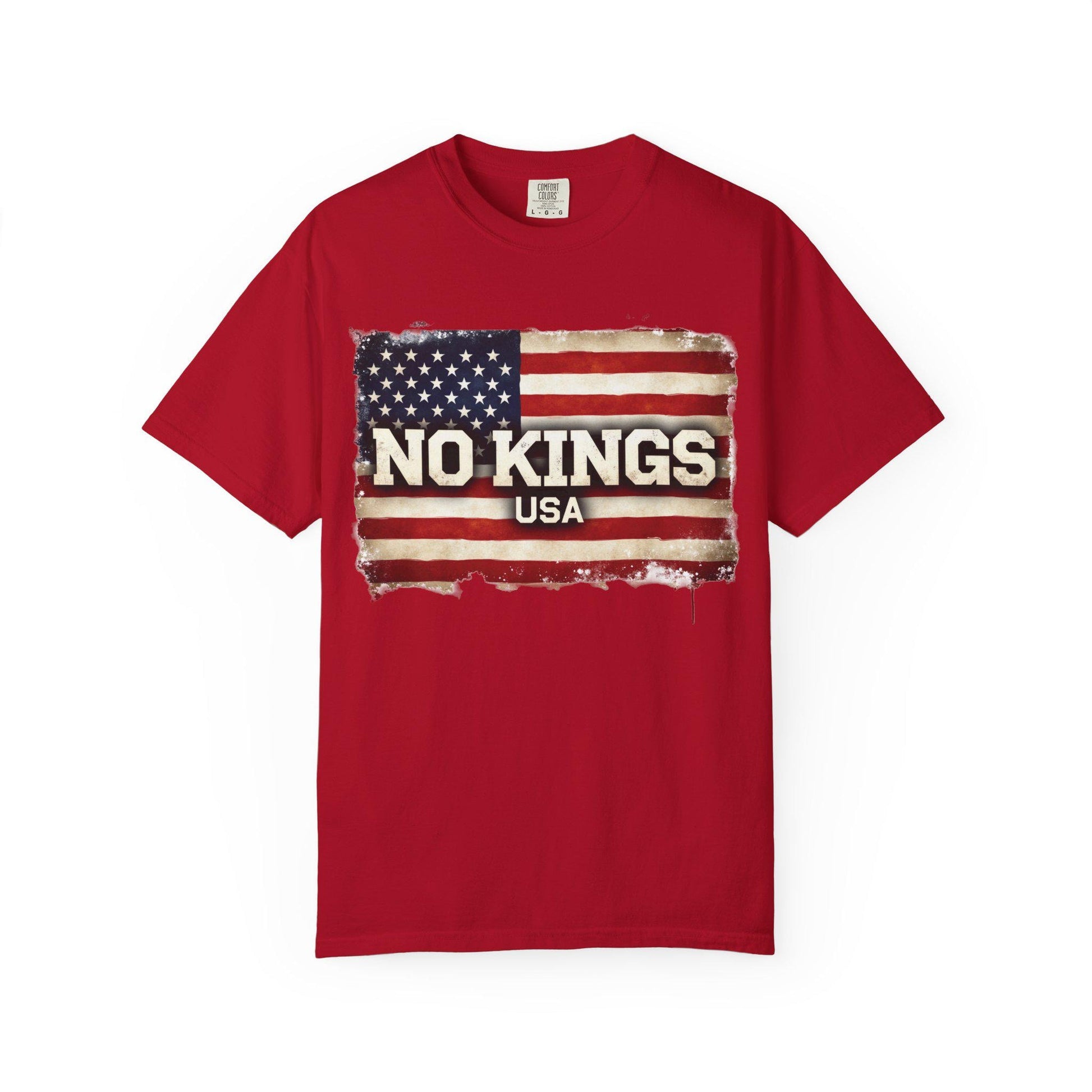 Grunge USA Flag T-Shirt: Patriotic 'No Kings' Design