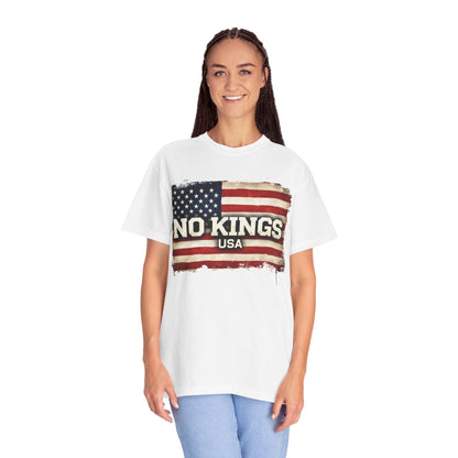 Grunge USA Flag T-Shirt: Patriotic 'No Kings' Design