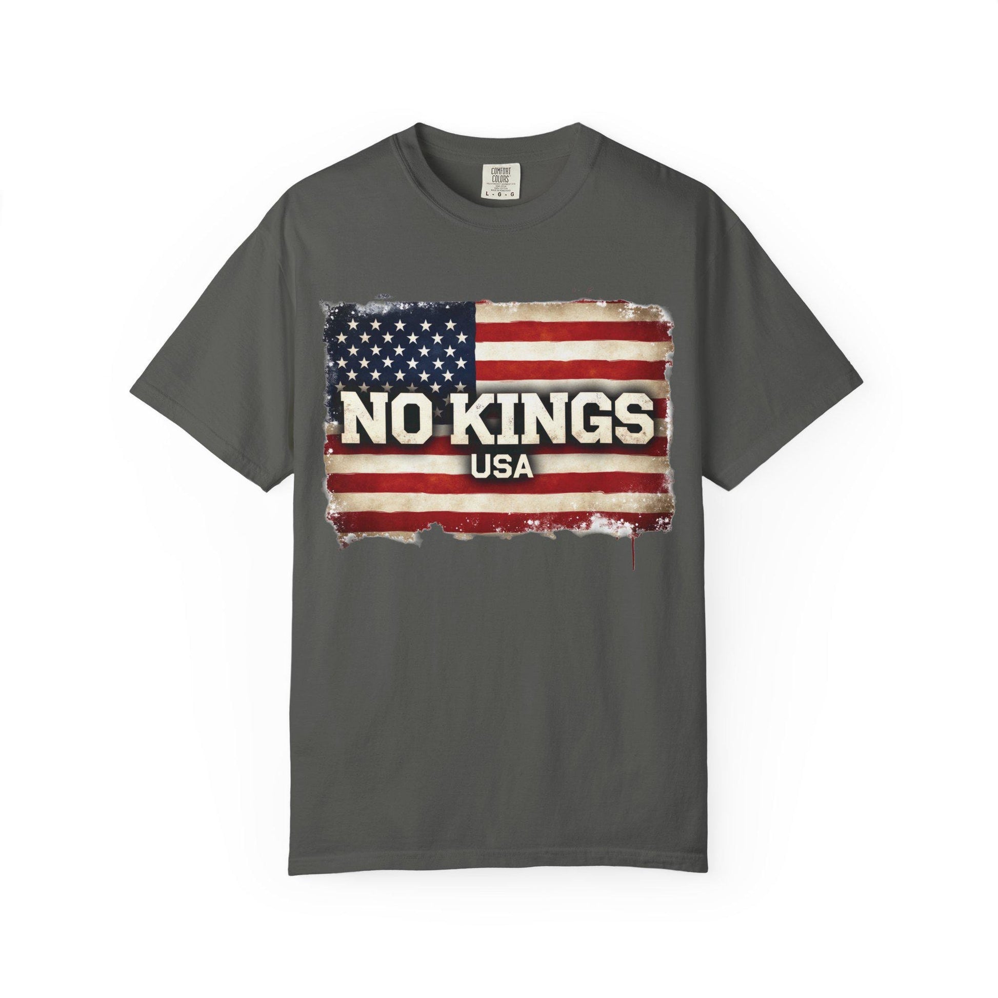 Grunge USA Flag T-Shirt: Patriotic 'No Kings' Design